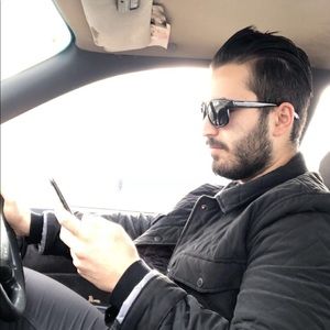 Meet your Posher, Izaia